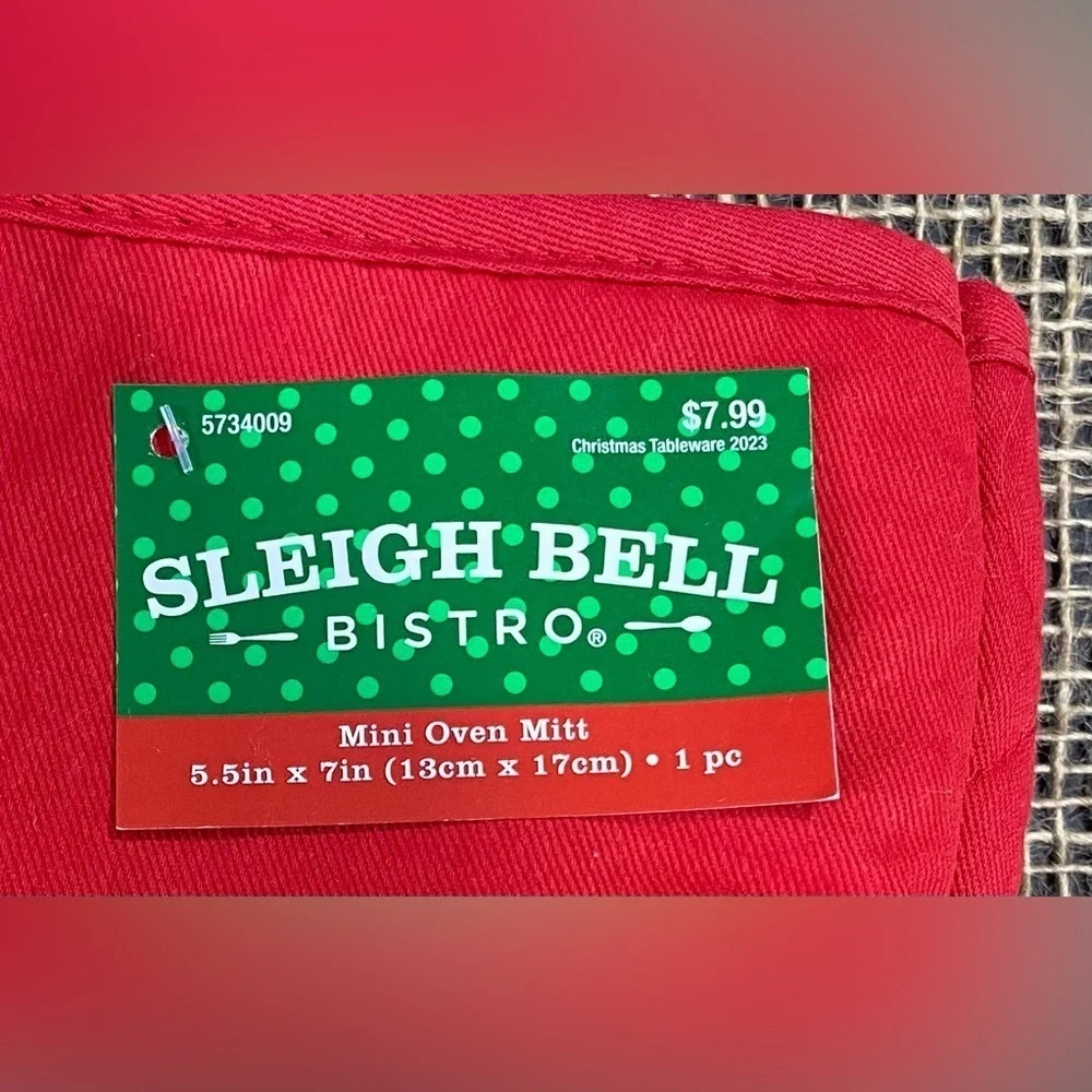 Sleigh Bell Bistro Mini Oven Mitts, 2 Santa & 1 Reindeer, 5.5”X7.5” Set of 3